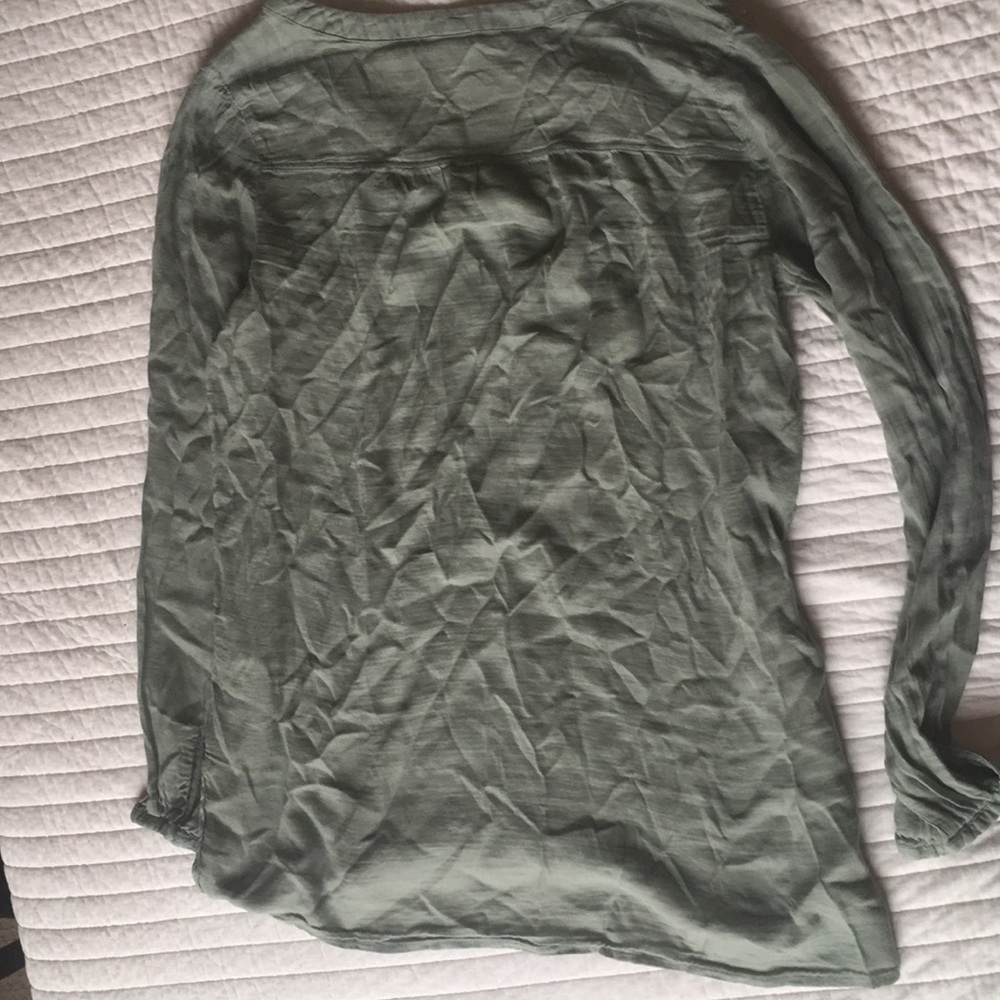 Shirts - Picture 3 of 4